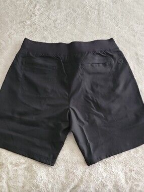 Puma NWT Women's Black Bermuda Stretch Shorts - size Large